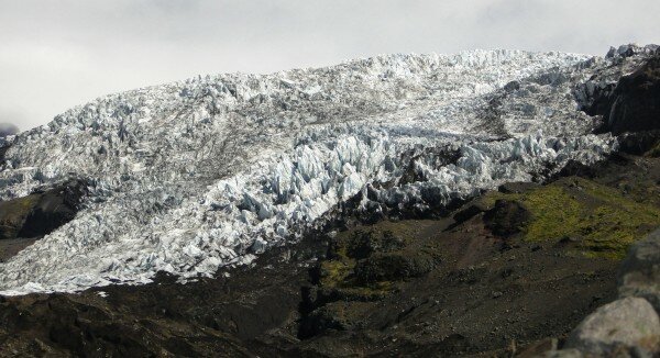 The complex surface of Falljökull reveals little about conditions at the bed.